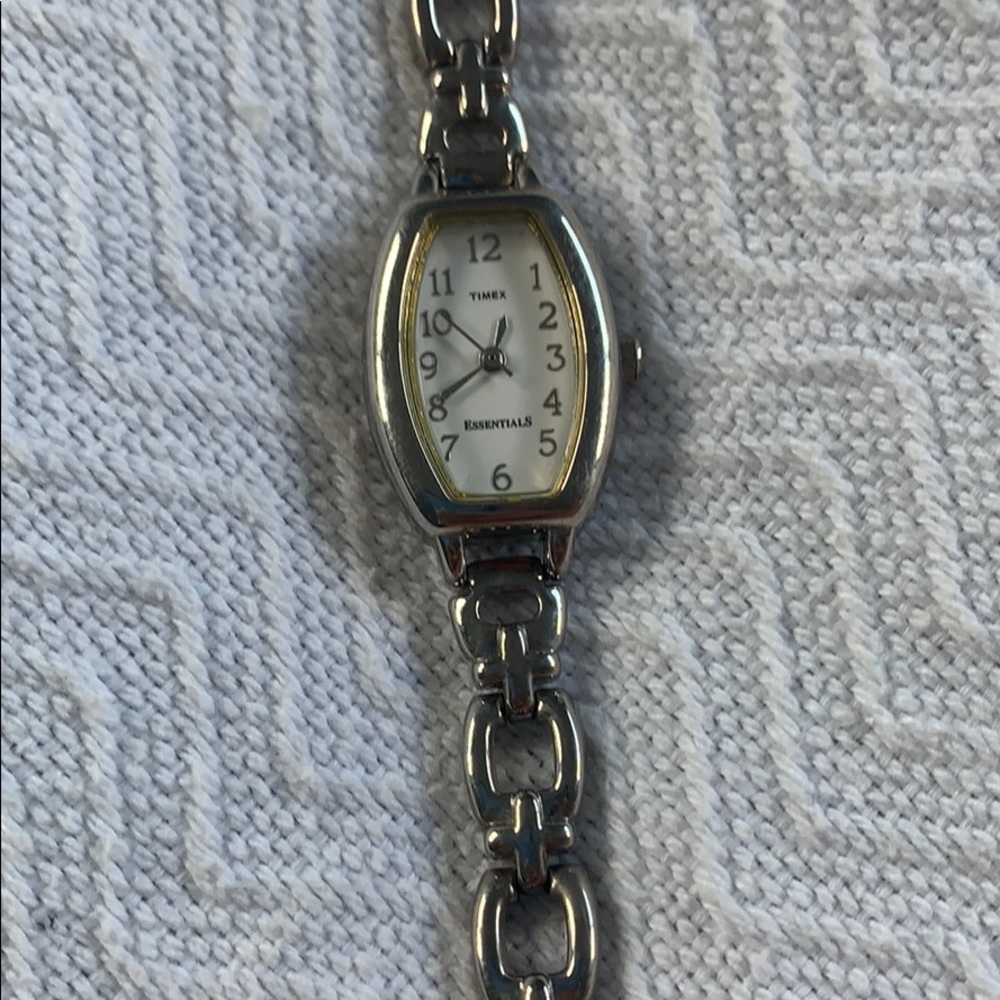 silver watch - Picture 2 of 4